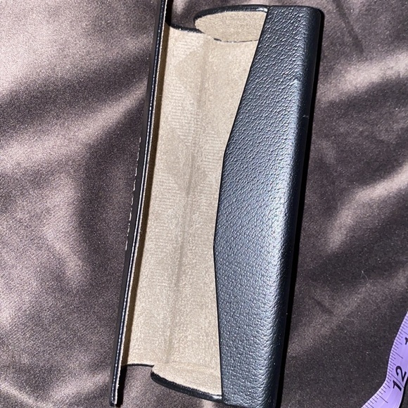 Burberry black leather  sunglasses case - Picture 8 of 11
